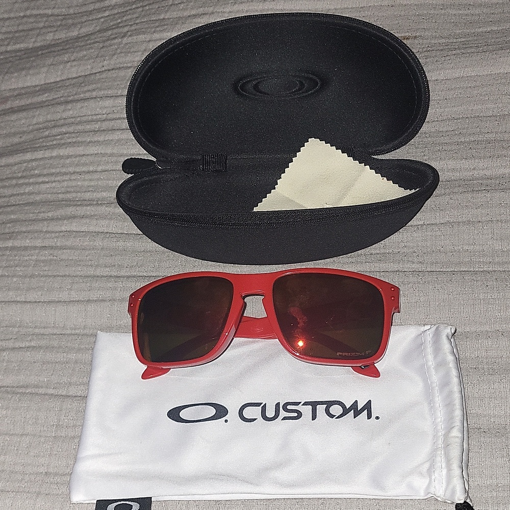 Oakley Red Mirrored Lens Sunglasses - Picture 2 of 3